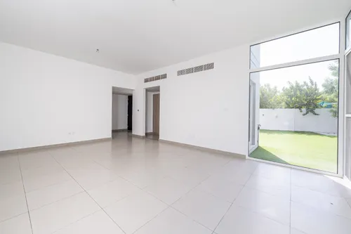 4 Bedrooms Villa in Arabella Townhouses 2