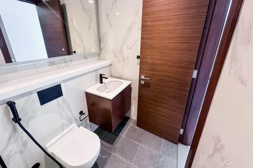 2 Bedrooms Apartment in The Crest Tower D