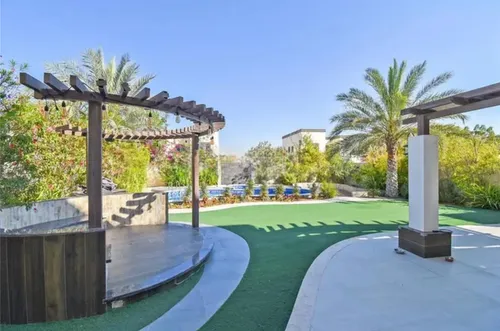 5 Bedrooms Villa in District 5 Legacy