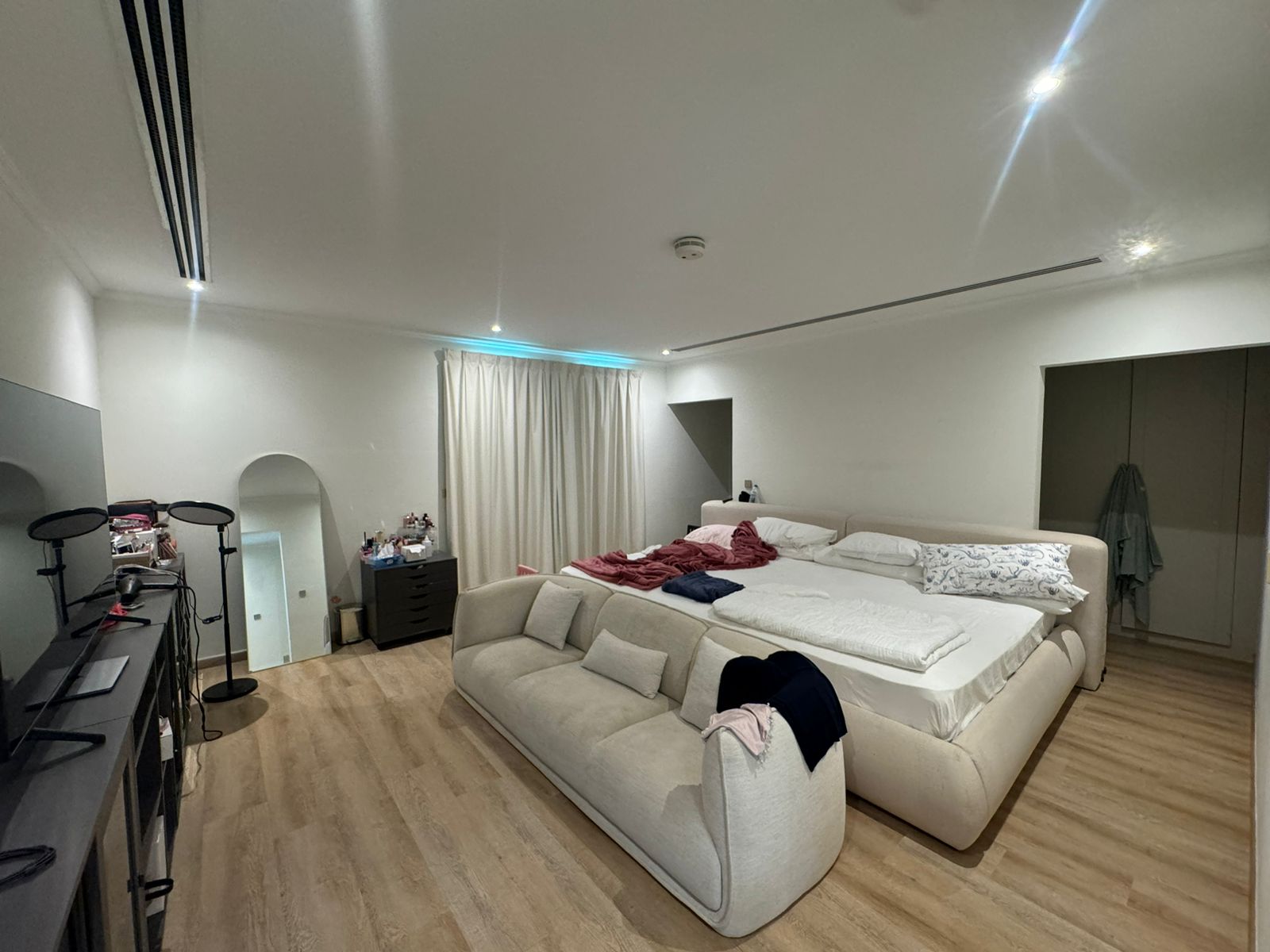 4 Bedrooms Villa in Legacy Large