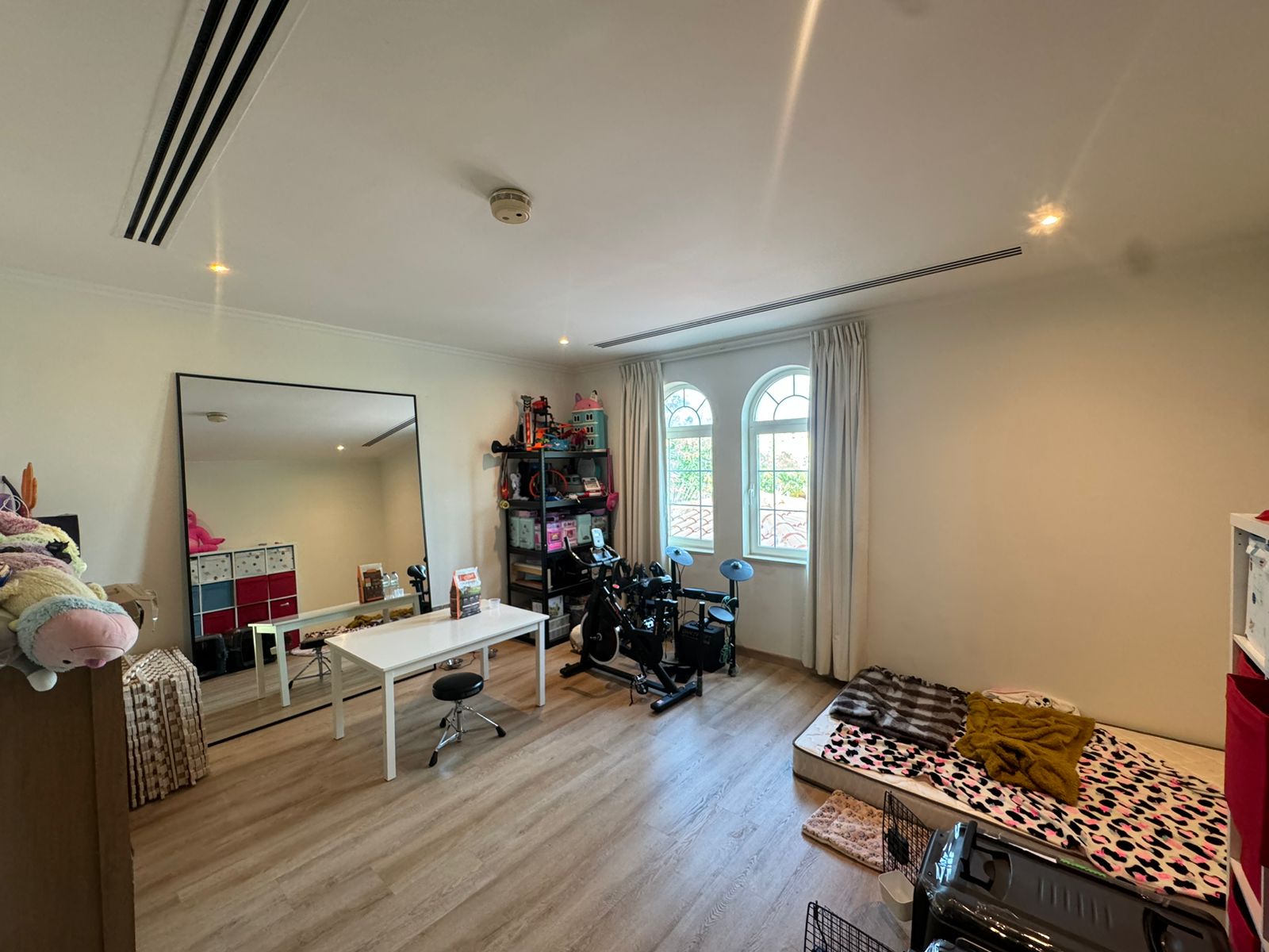 4 Bedrooms Villa in Legacy Large