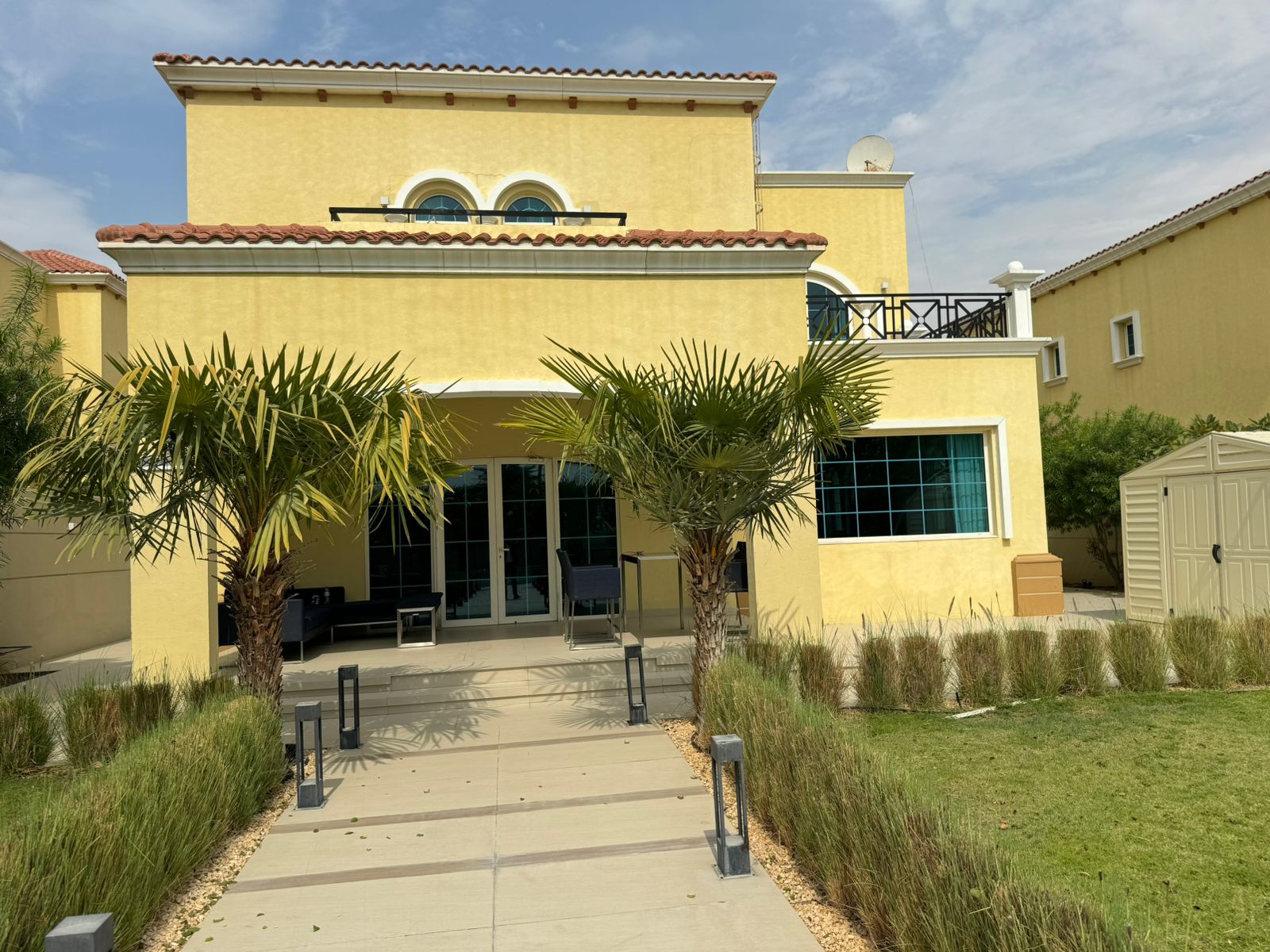 4 Bedrooms Villa in Legacy Large