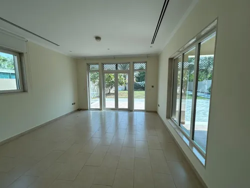 3 Bedrooms Villa in District 5 Legacy