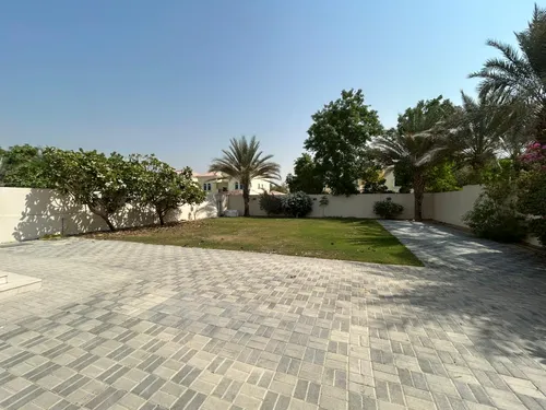 3 Bedrooms Villa in District 5 Legacy