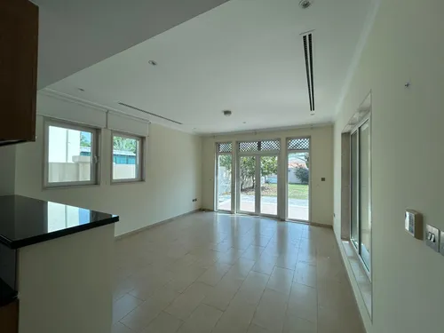 3 Bedrooms Villa in District 5 Legacy
