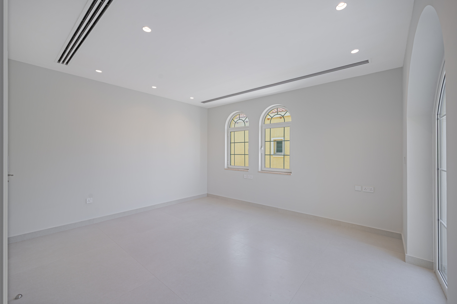 4 Bedrooms Villa in Legacy Large