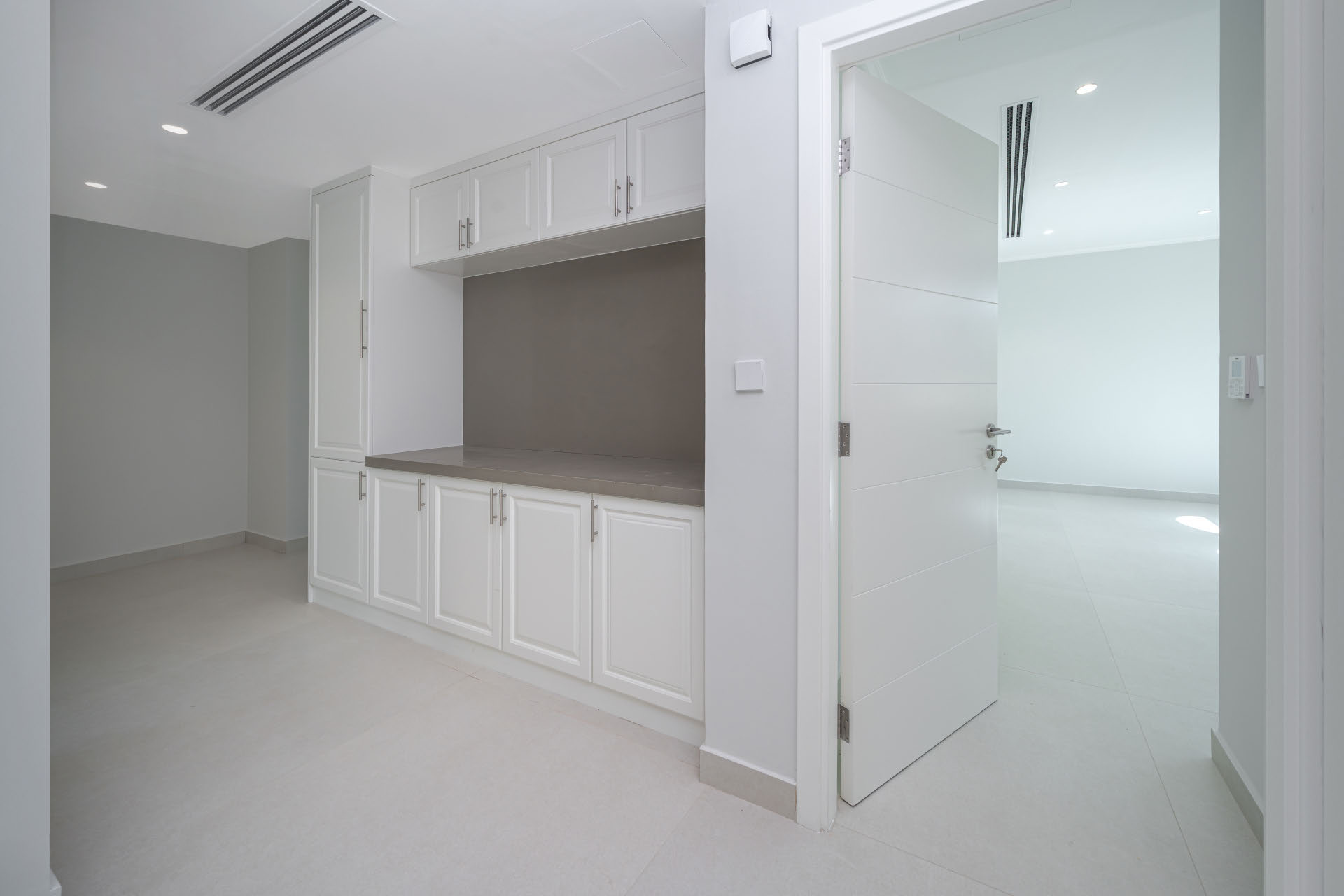 4 Bedrooms Villa in Legacy Large