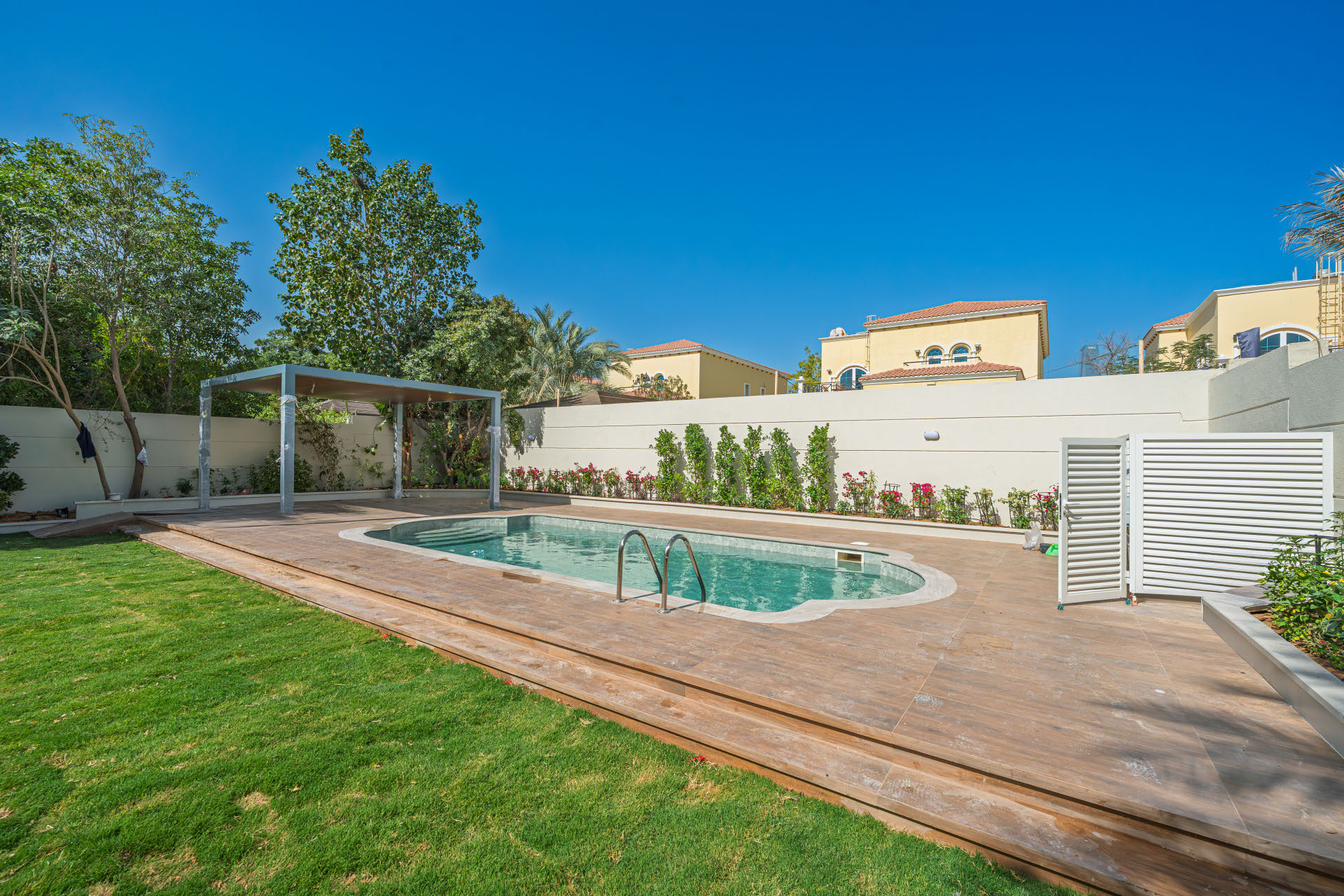 4 Bedrooms Villa in Legacy Large