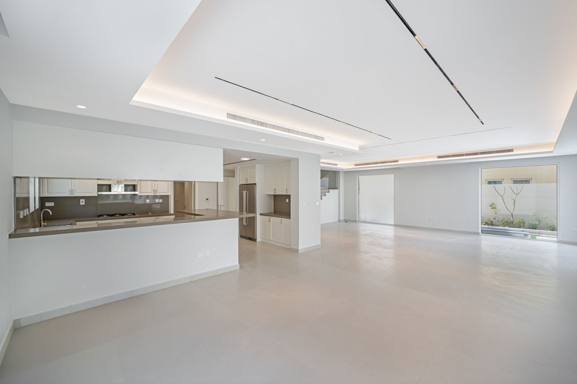 4 Bedrooms Villa in Legacy Large