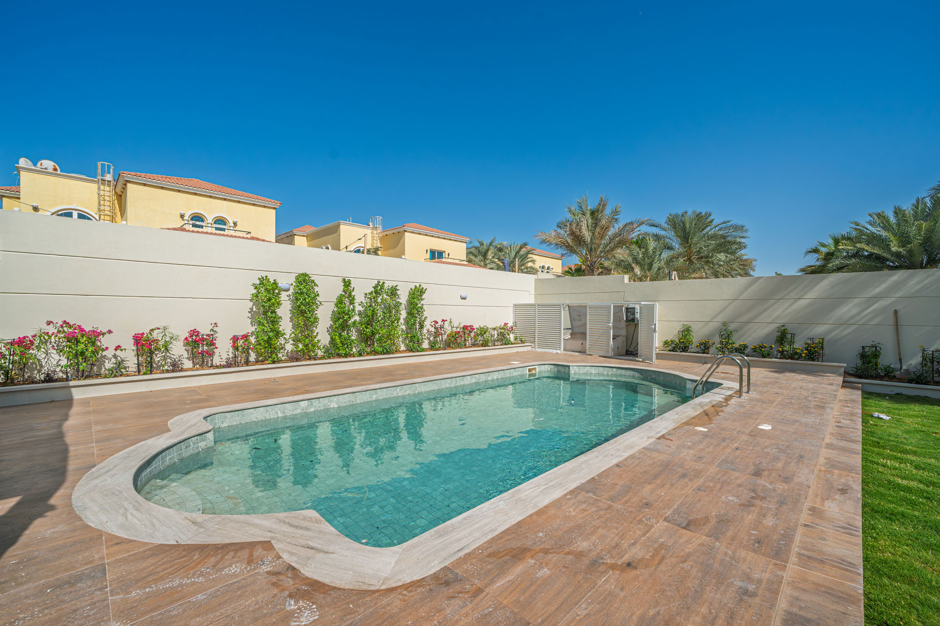 4 Bedrooms Villa in Legacy Large