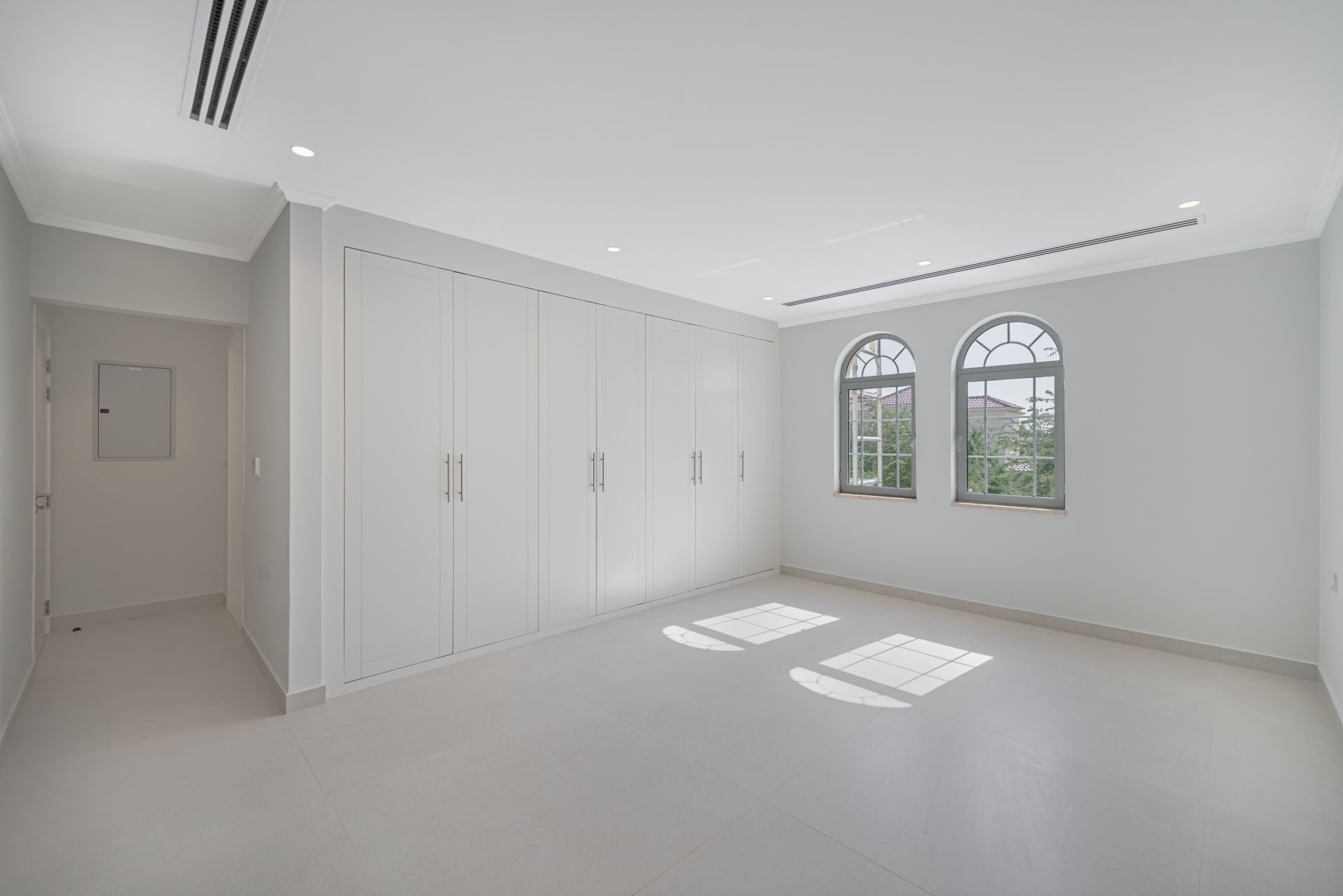 4 Bedrooms Villa in Legacy Large