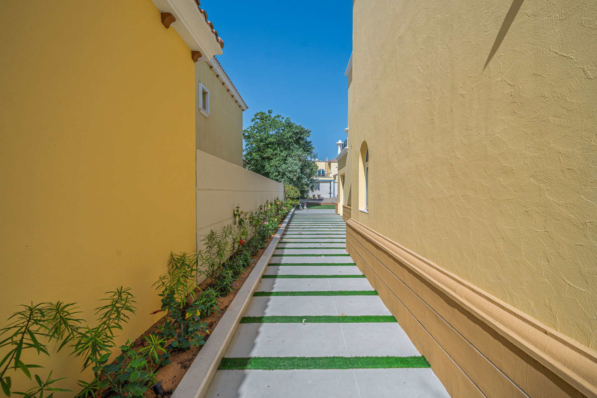 4 Bedrooms Villa in Legacy Large