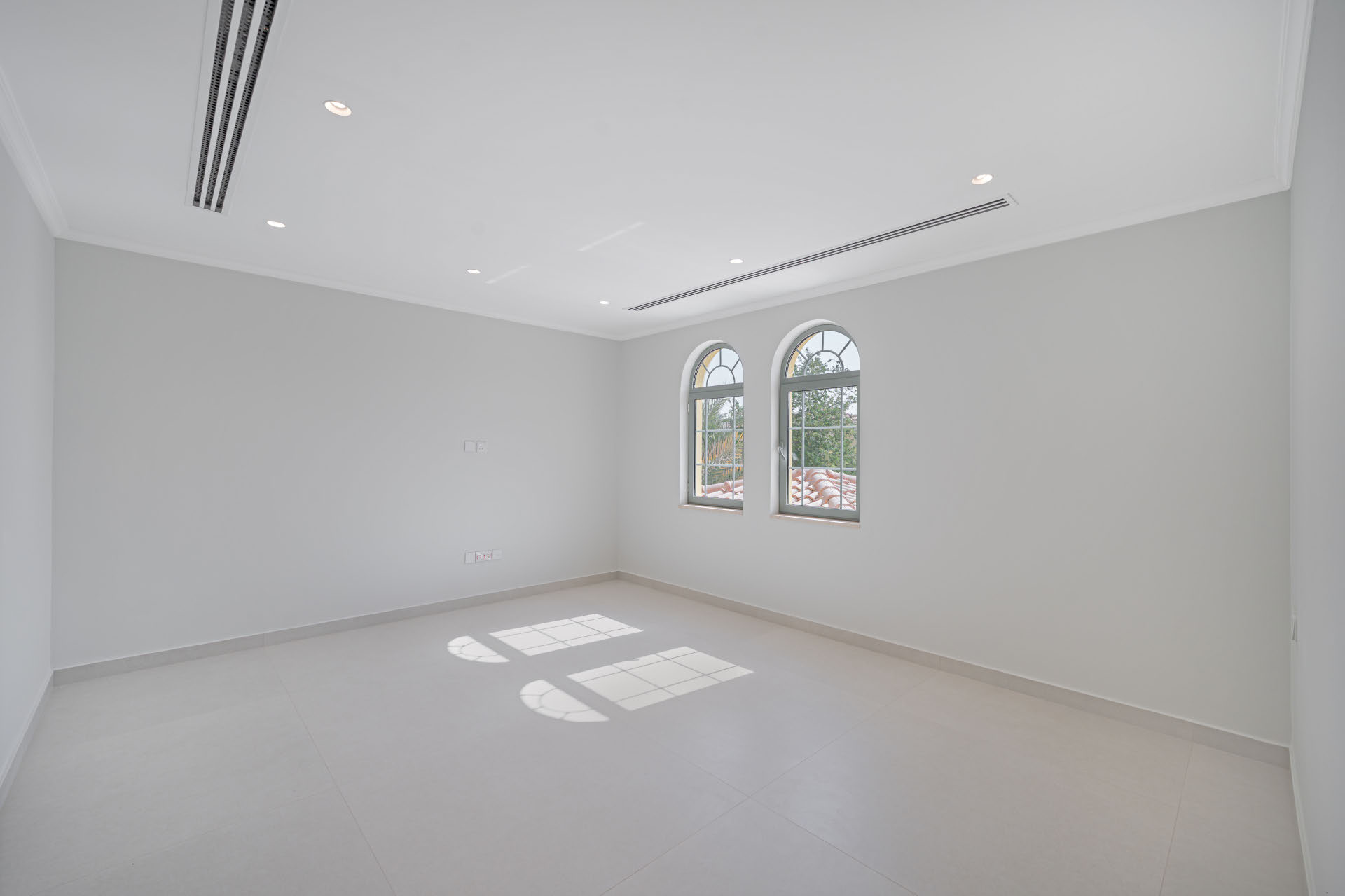 4 Bedrooms Villa in Legacy Large