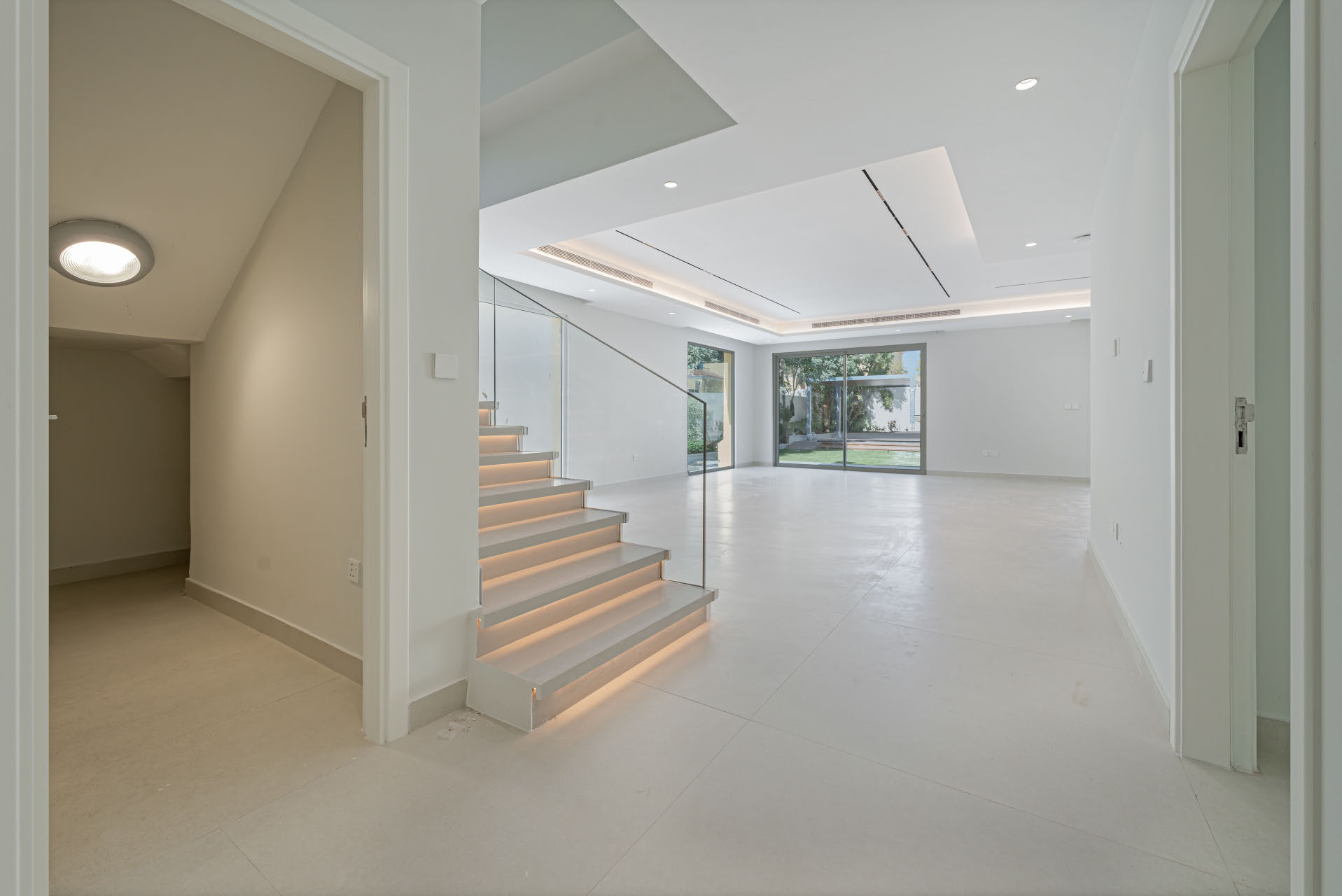 4 Bedrooms Villa in Legacy Large