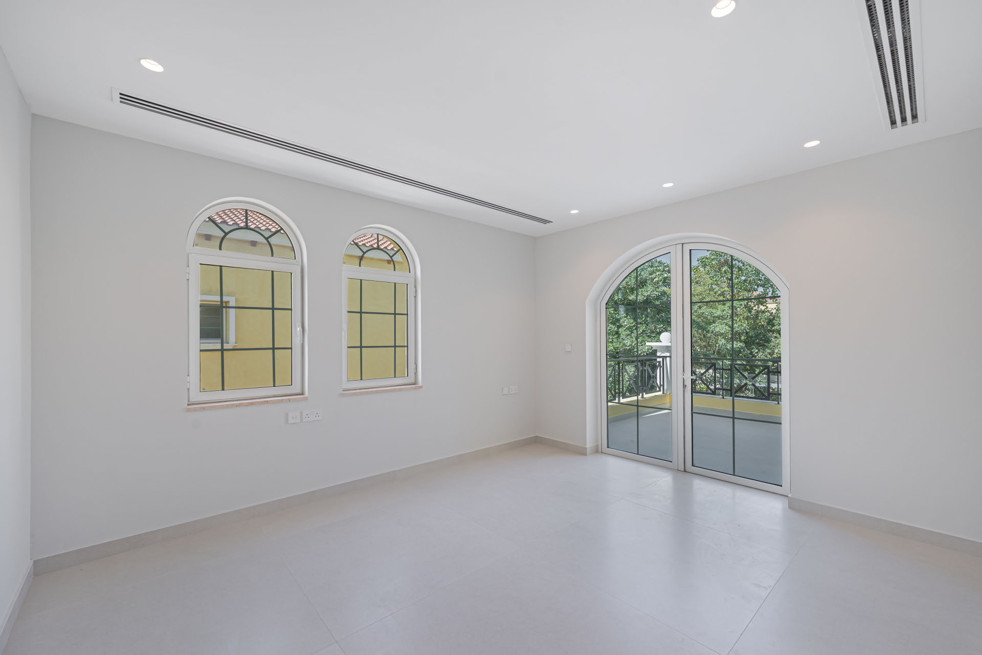 4 Bedrooms Villa in Legacy Large