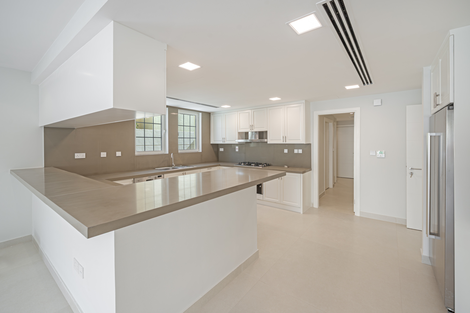 4 Bedrooms Villa in Legacy Large