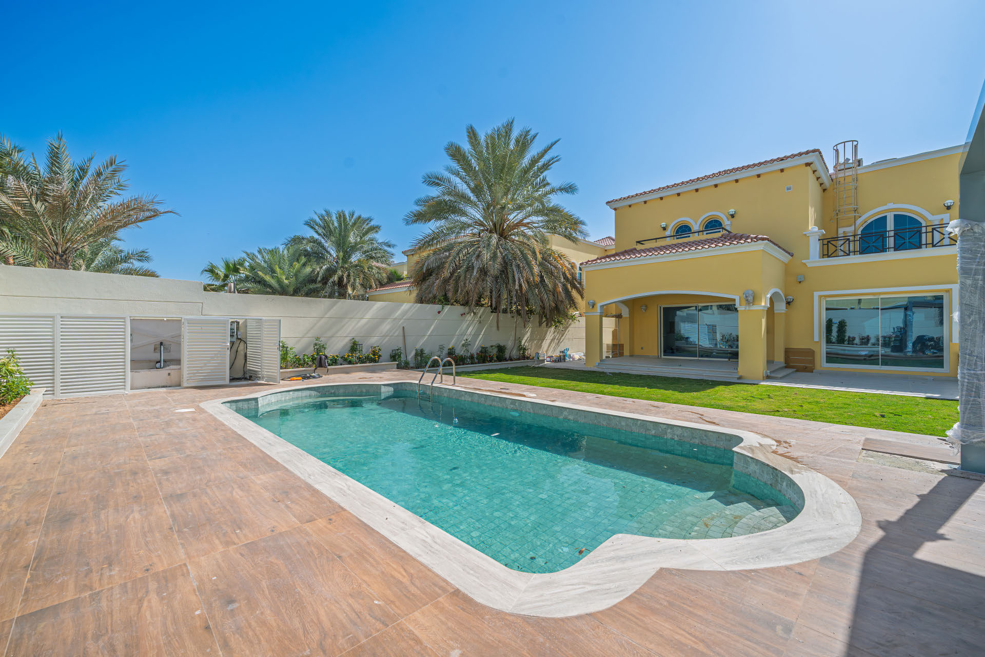 4 Bedrooms Villa in Legacy Large