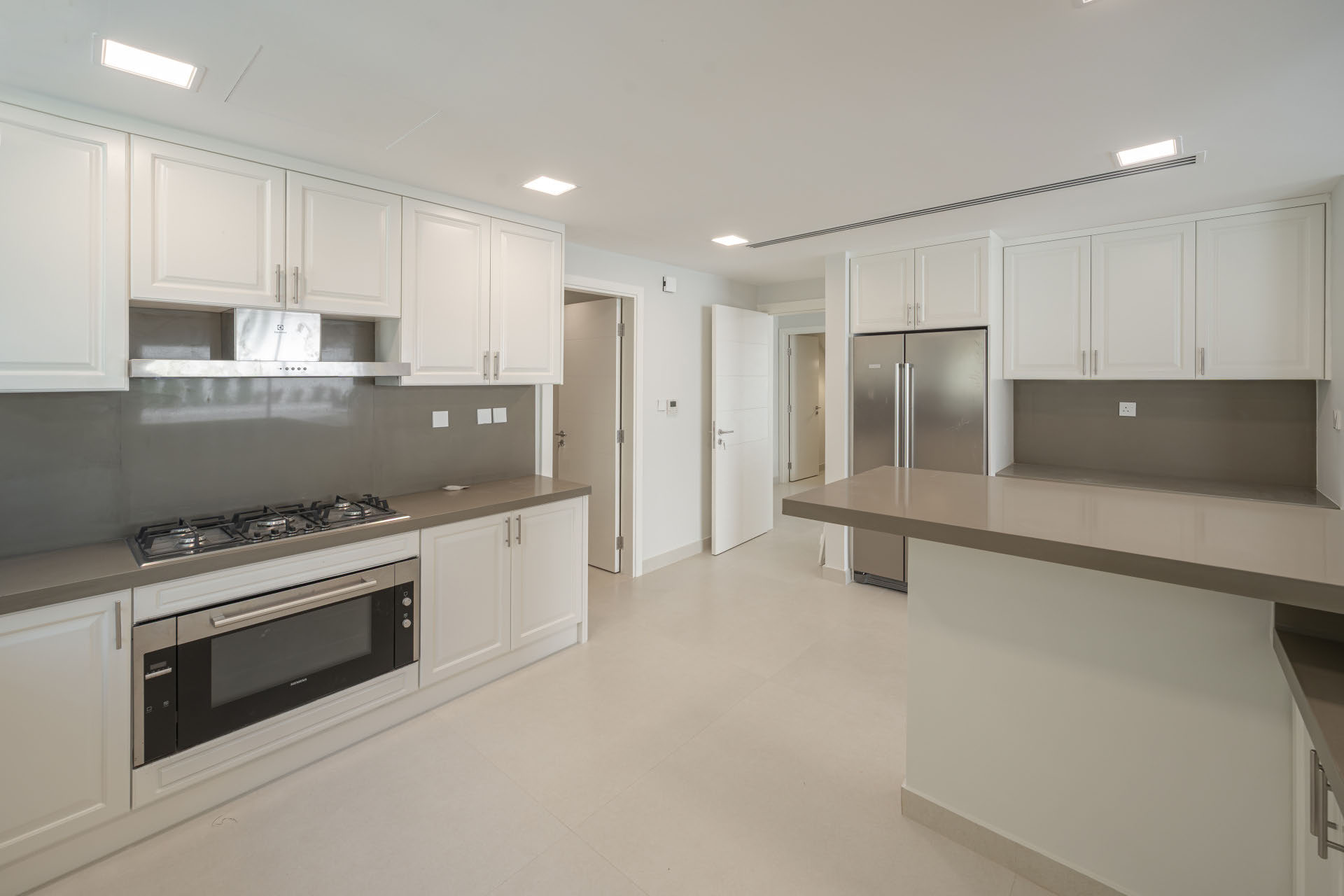 4 Bedrooms Villa in Legacy Large