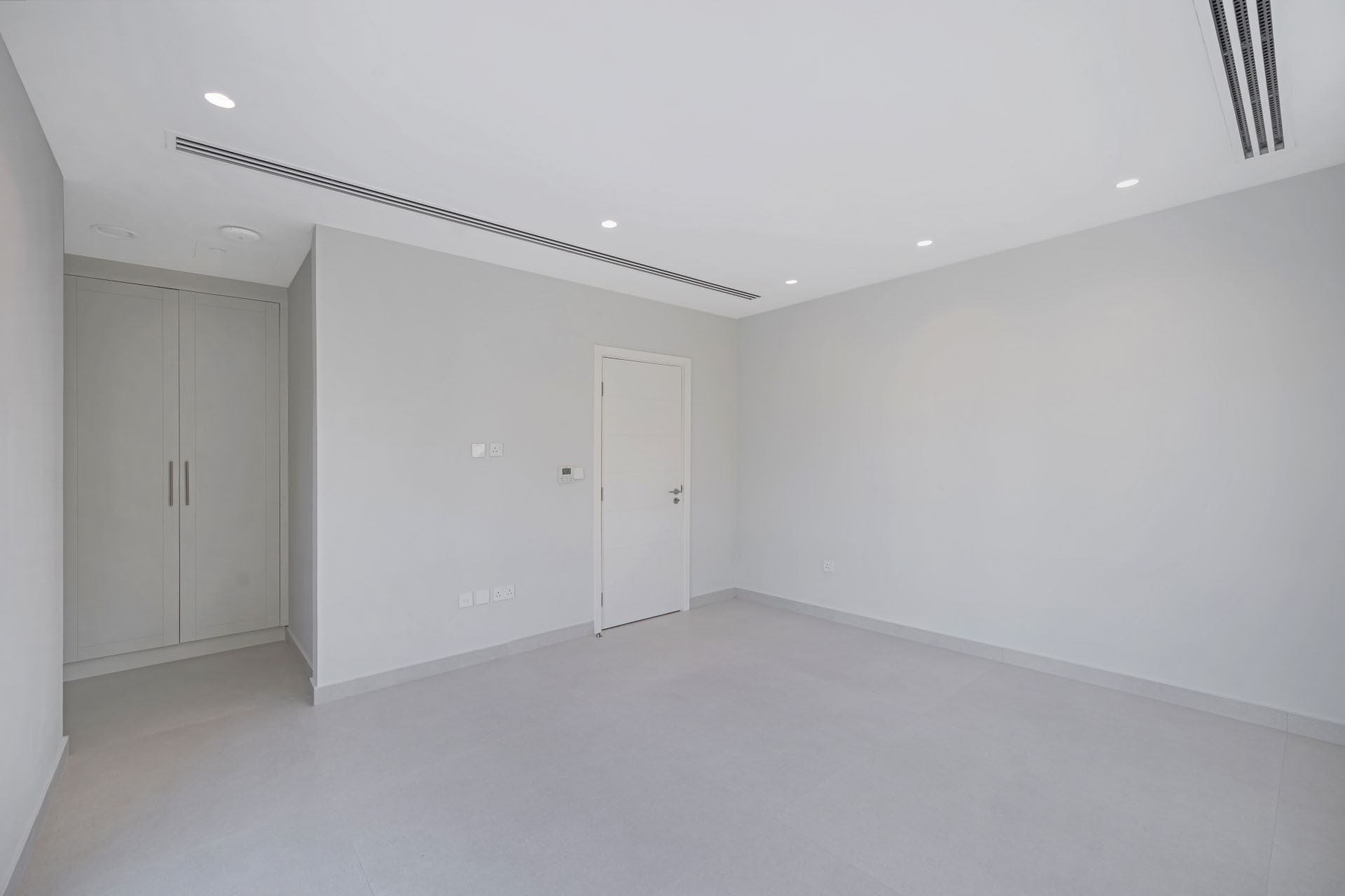 4 Bedrooms Villa in Legacy Large