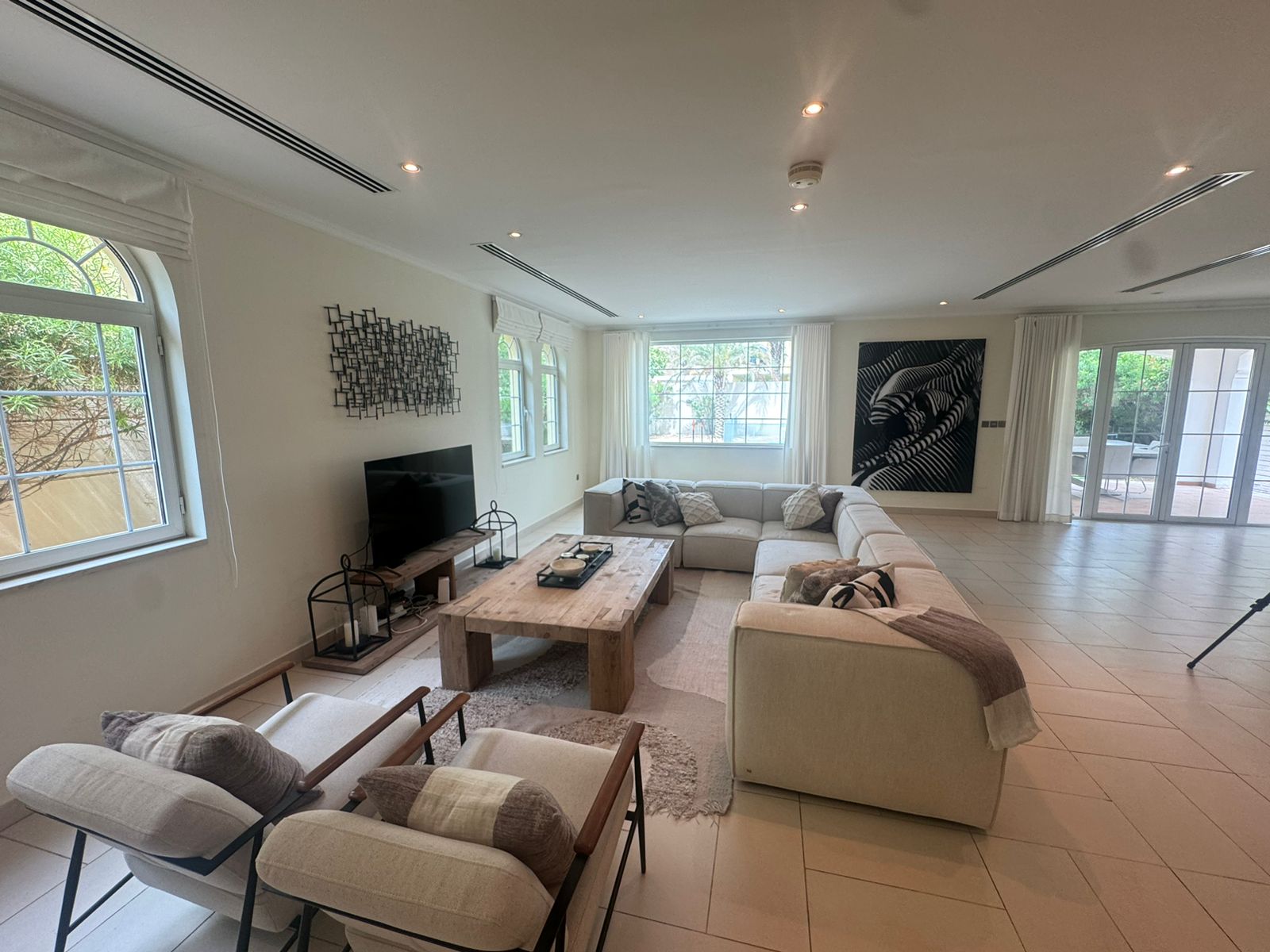 4 Bedrooms Villa in District 4 Legacy