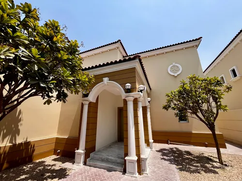 4 Bedrooms Villa in District 8 Legacy