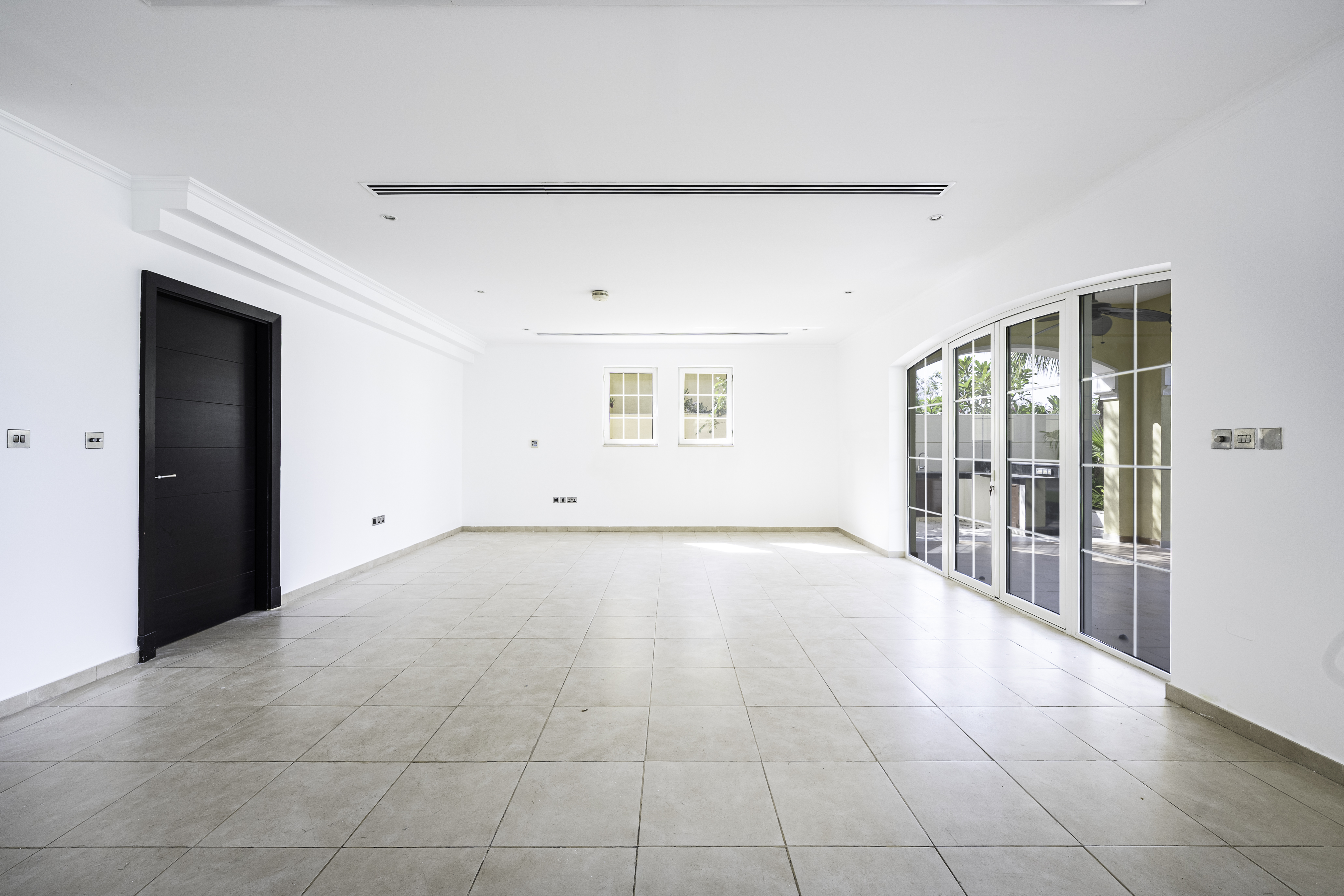 4 Bedrooms Villa in Legacy Large