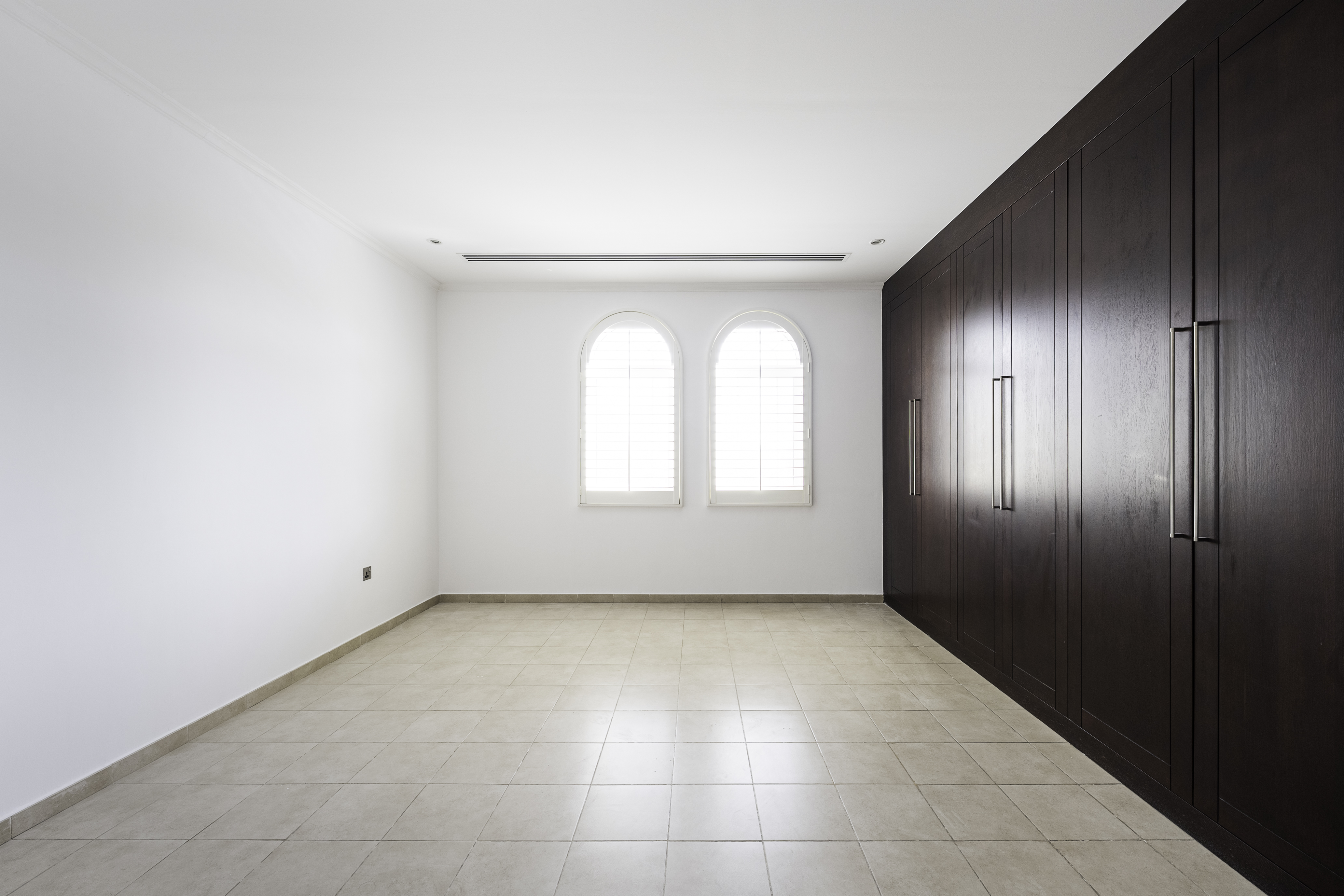 4 Bedrooms Villa in Legacy Large