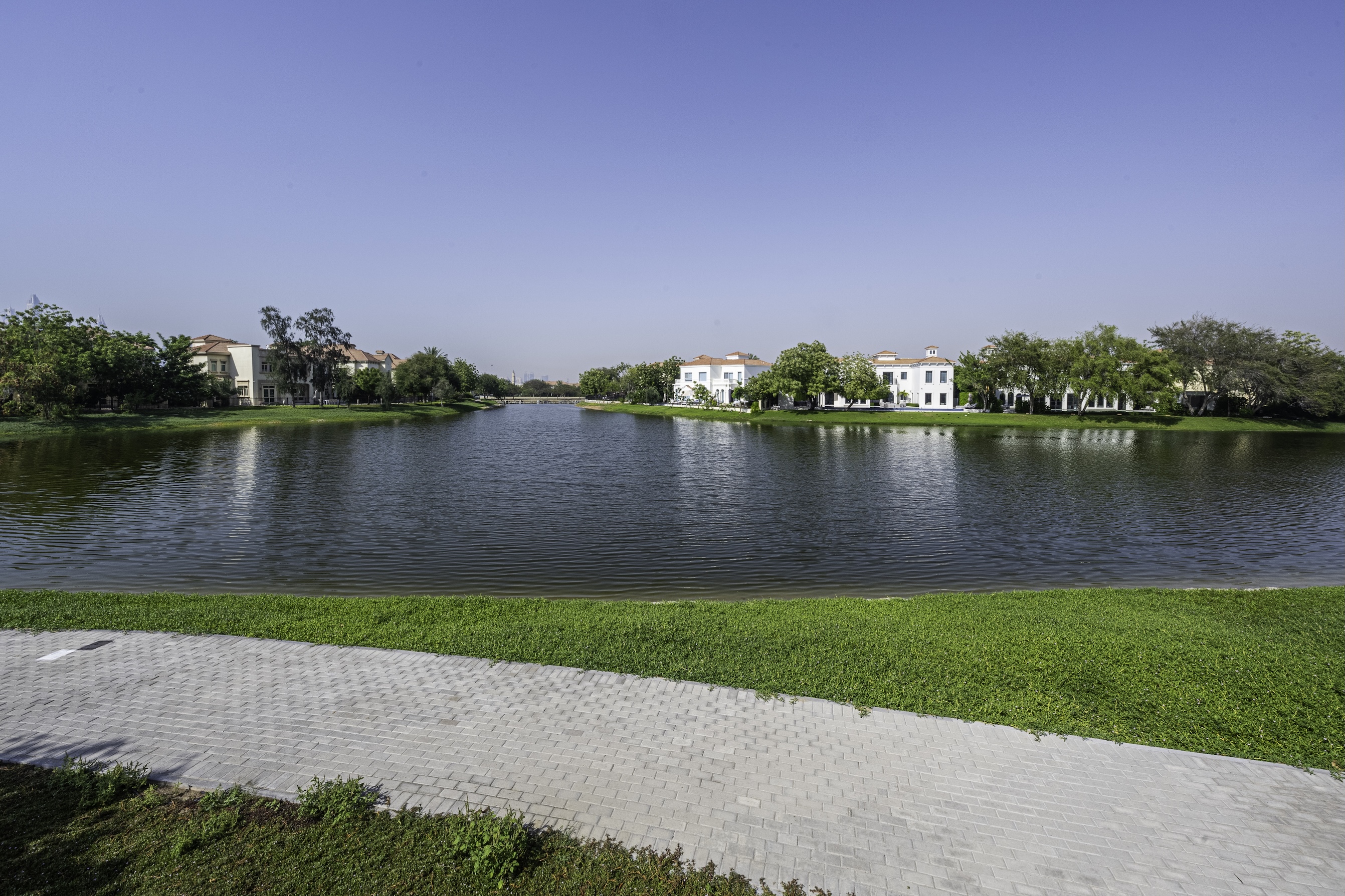 4 Bedrooms Villa in Legacy Large