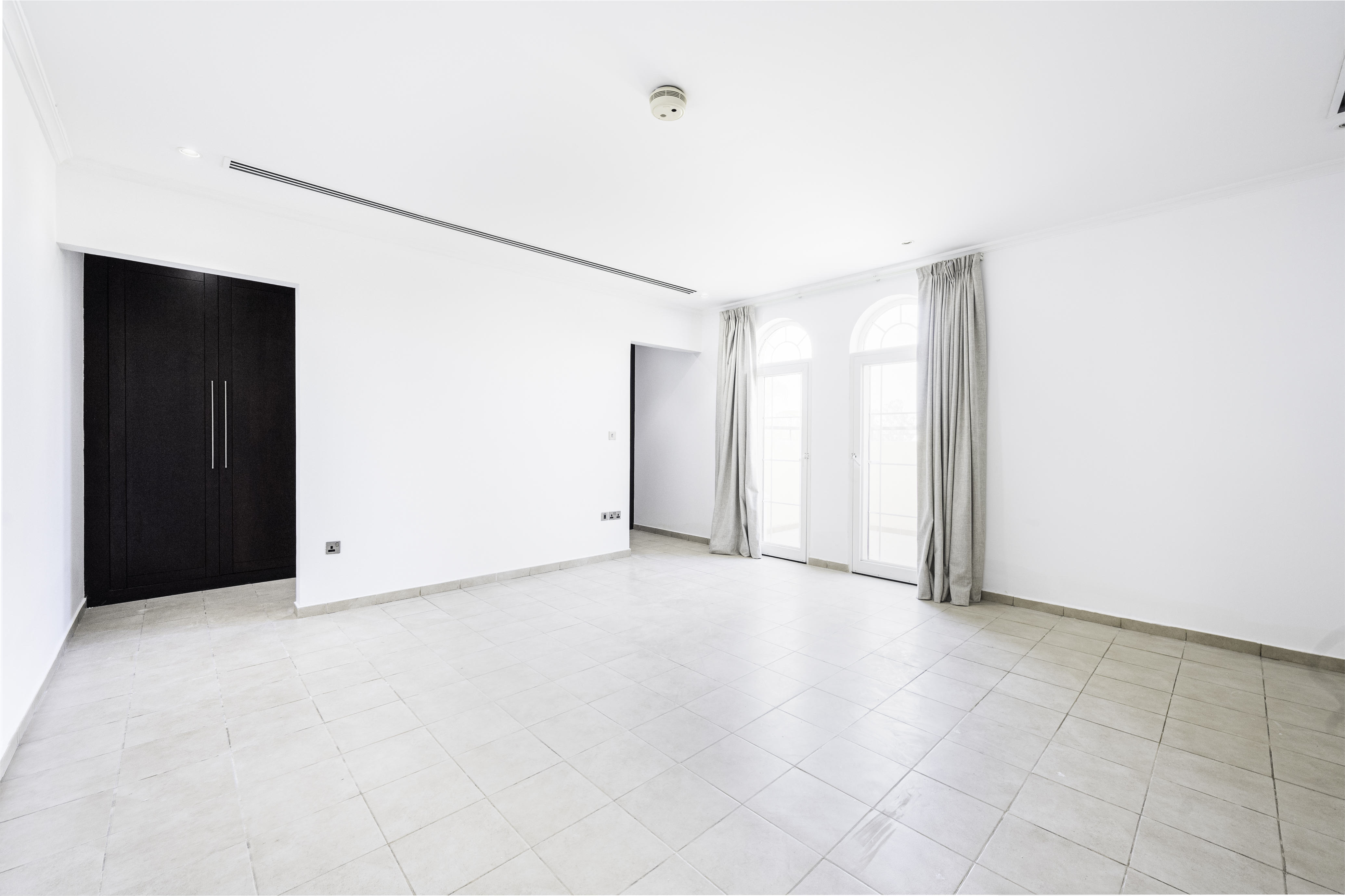 4 Bedrooms Villa in Legacy Large