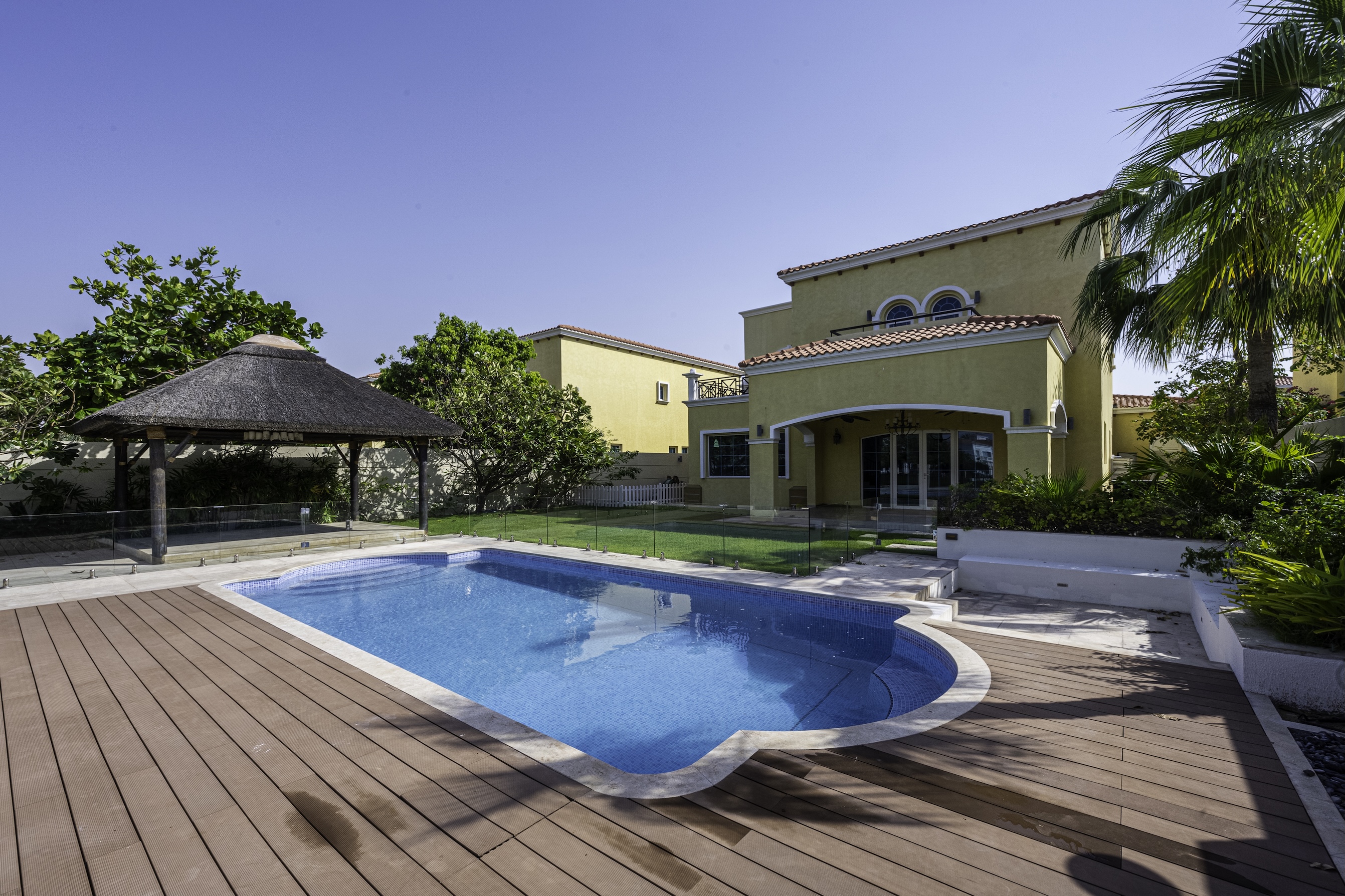 4 Bedrooms Villa in Legacy Large