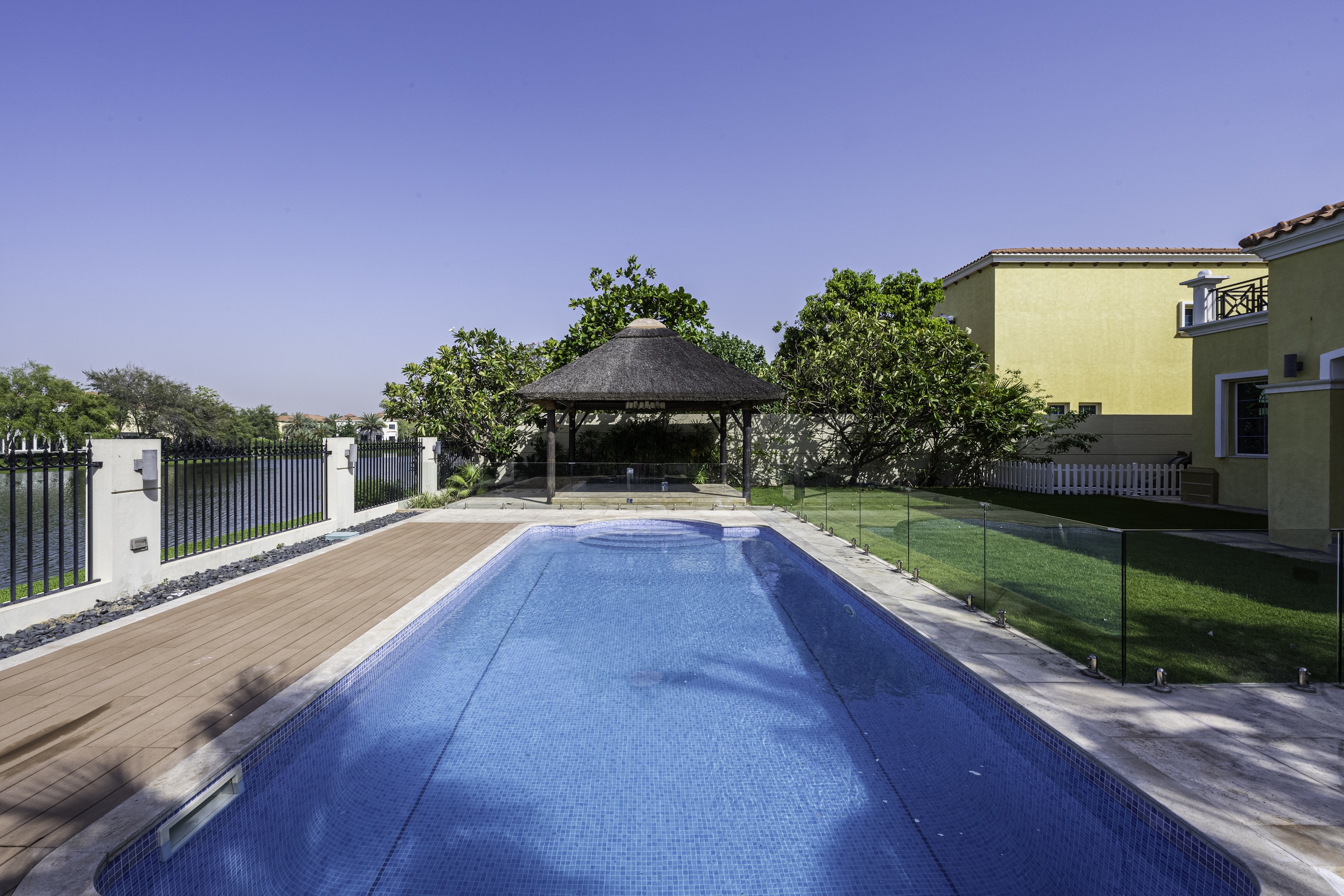 4 Bedrooms Villa in Legacy Large