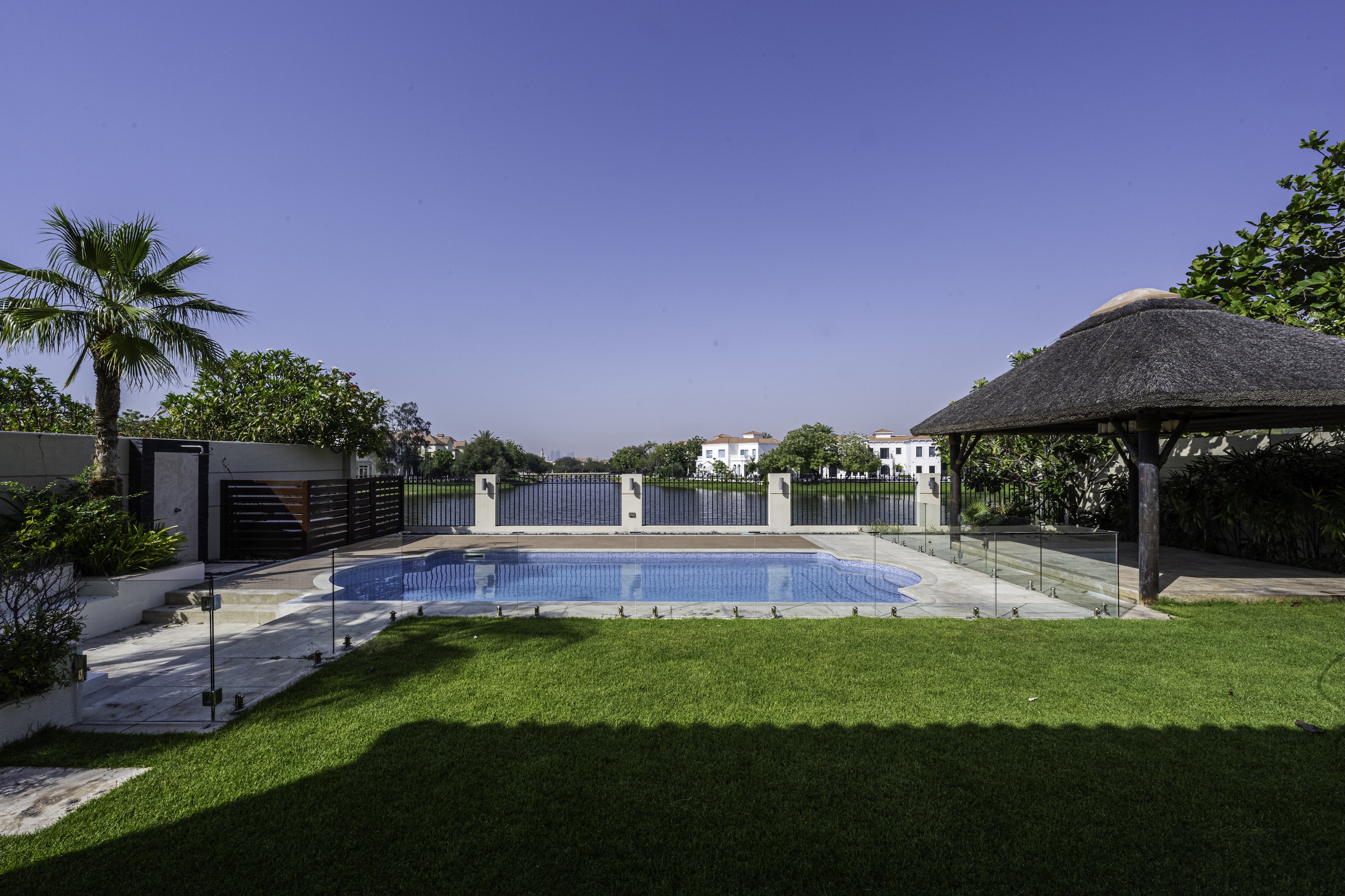 4 Bedrooms Villa in Legacy Large