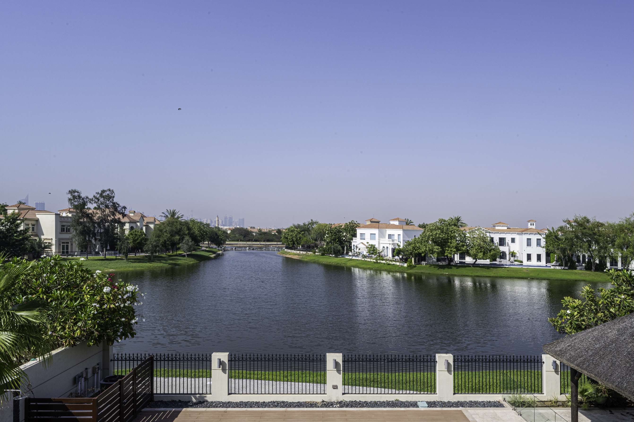 4 Bedrooms Villa in Legacy Large