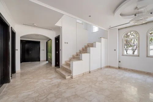 Upgraded 4-Bed Legacy Villa with Private Spa