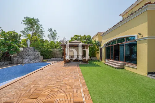 Upgraded 4-Bed | Private Spa | Available Jan