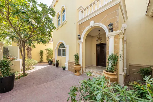 4 Bedrooms Villa in District 4 Legacy