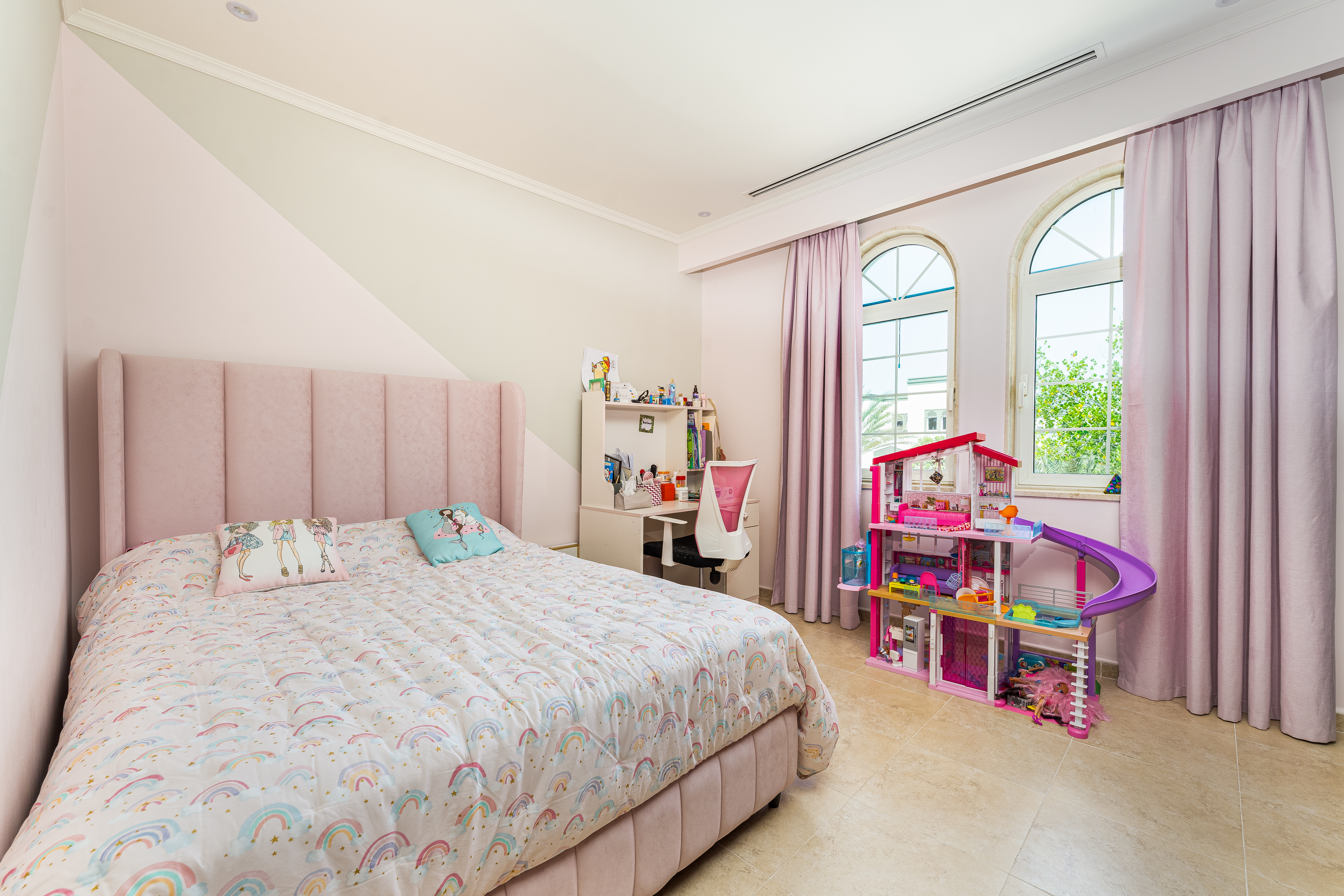 3 Bedrooms Villa in Legacy Small