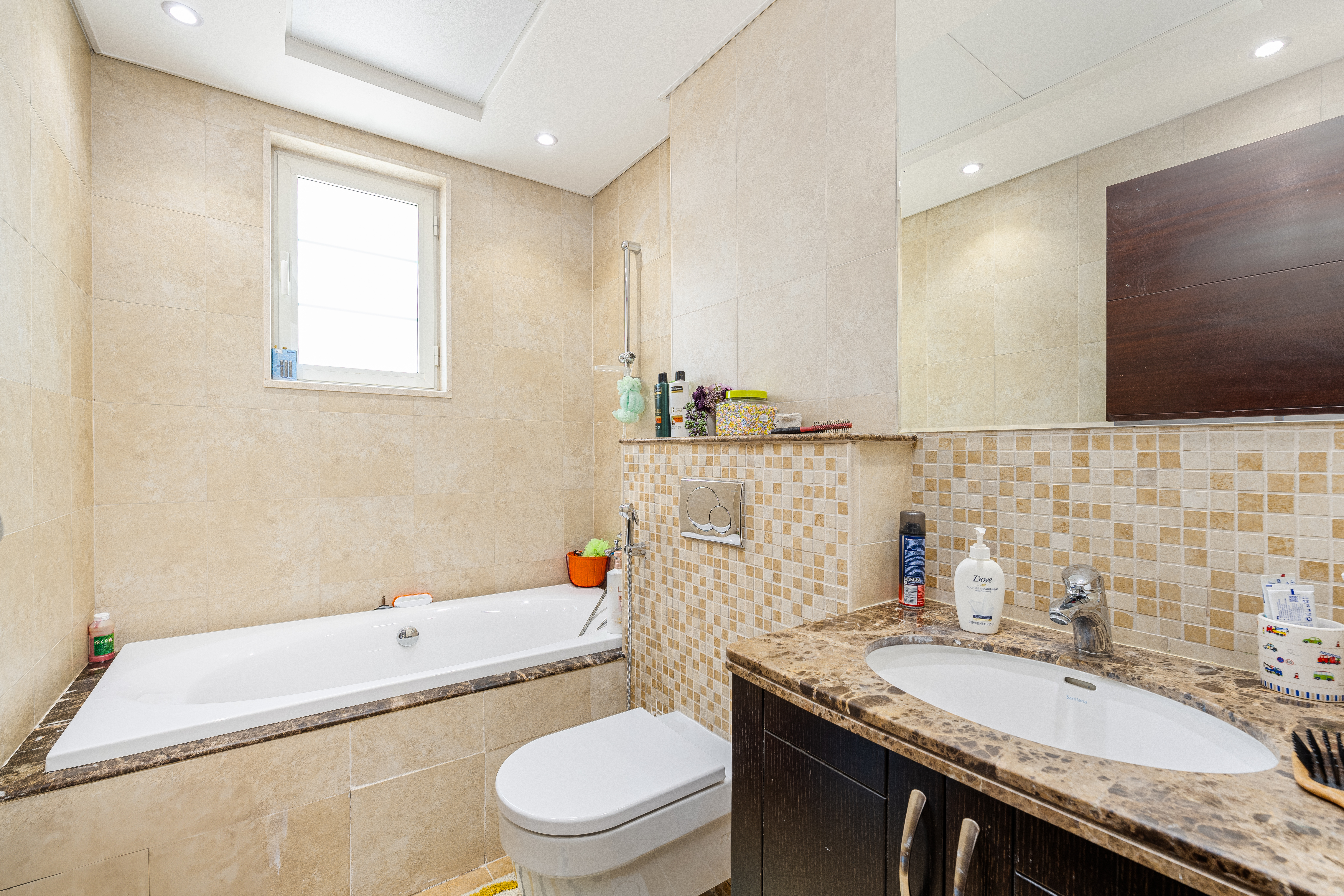 3 Bedrooms Villa in Legacy Small