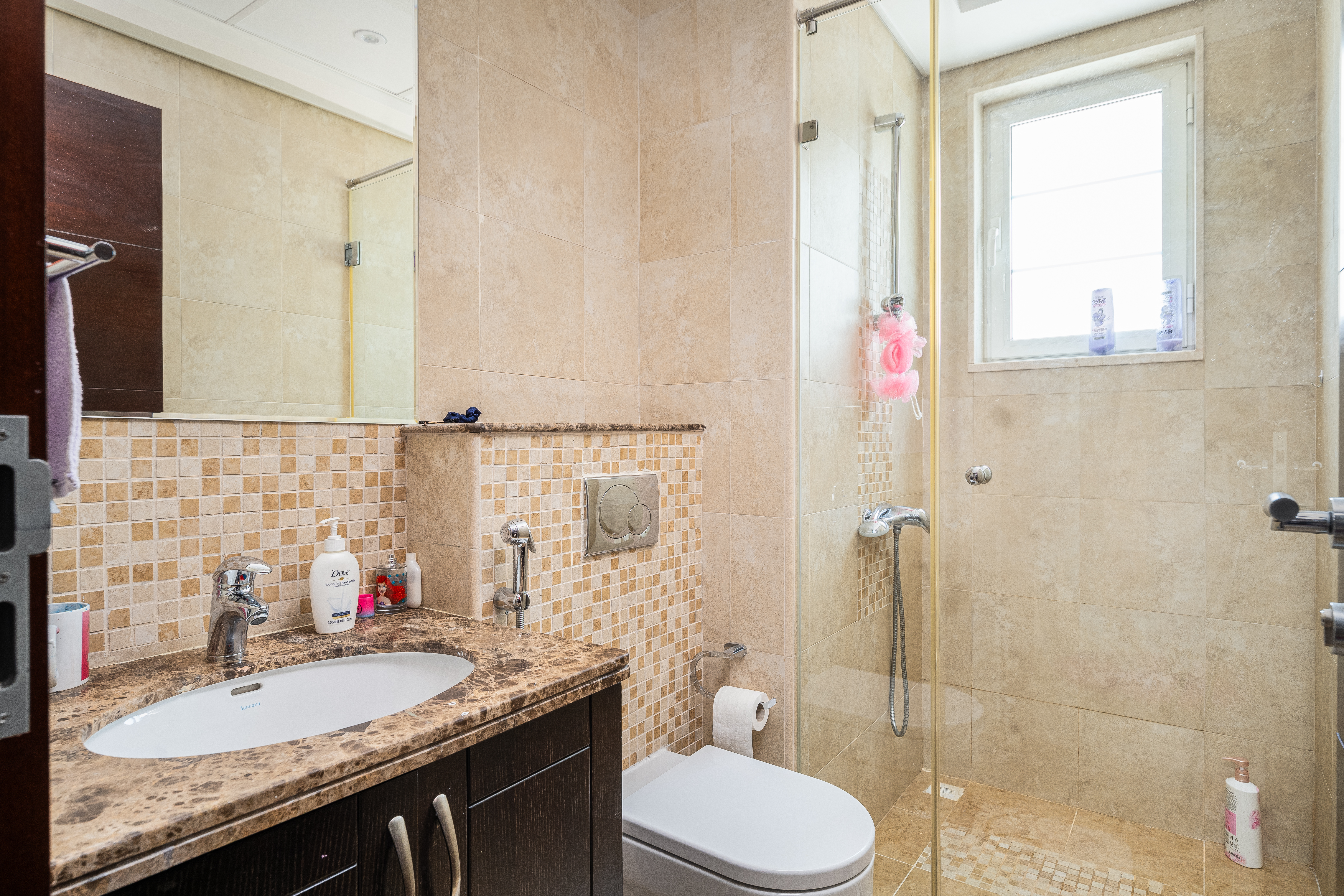 3 Bedrooms Villa in Legacy Small