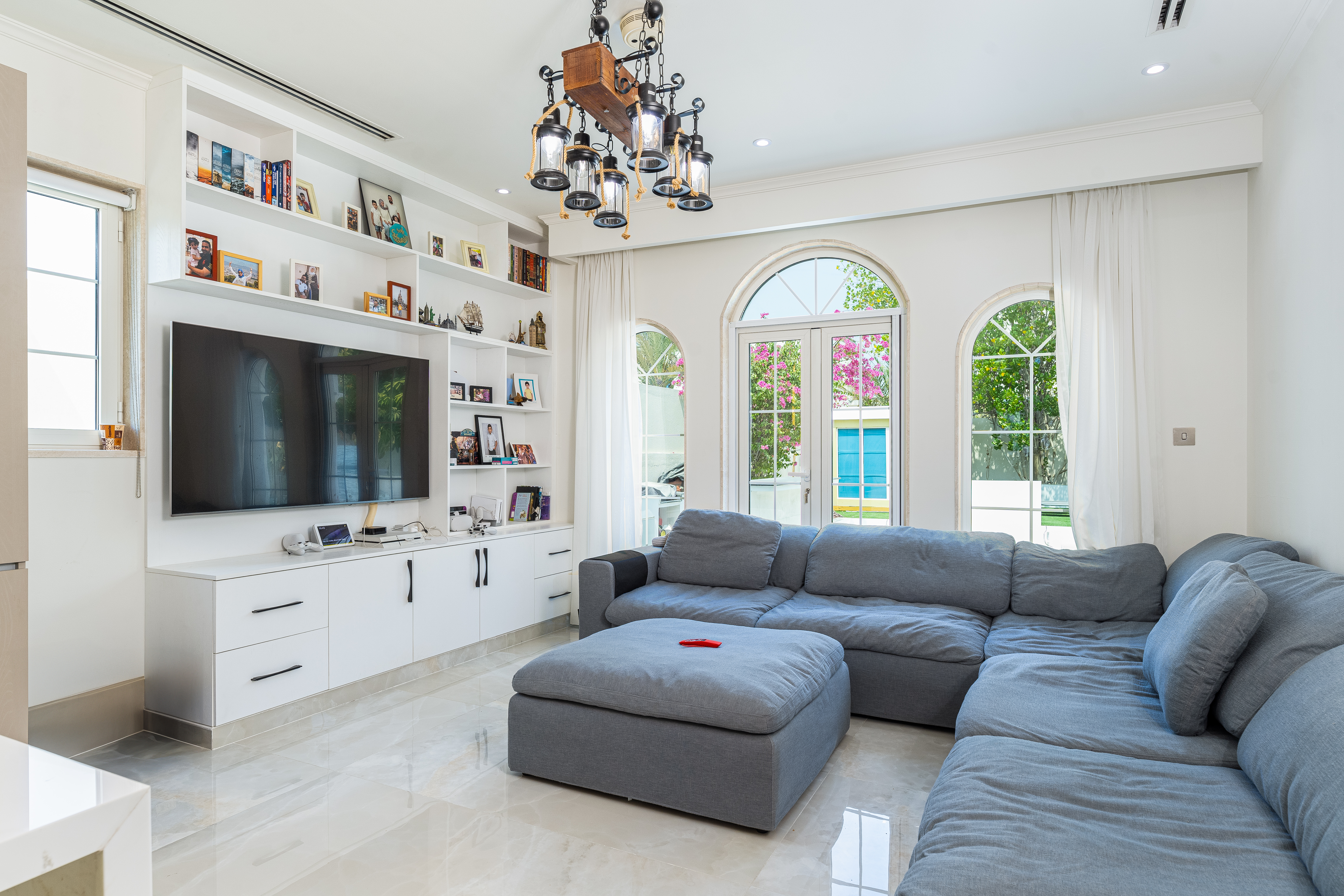 3 Bedrooms Villa in Legacy Small