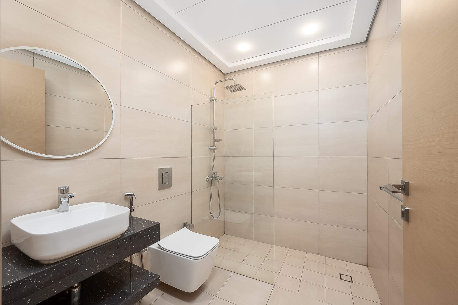 2 Bedrooms Apartment in Diamond Building