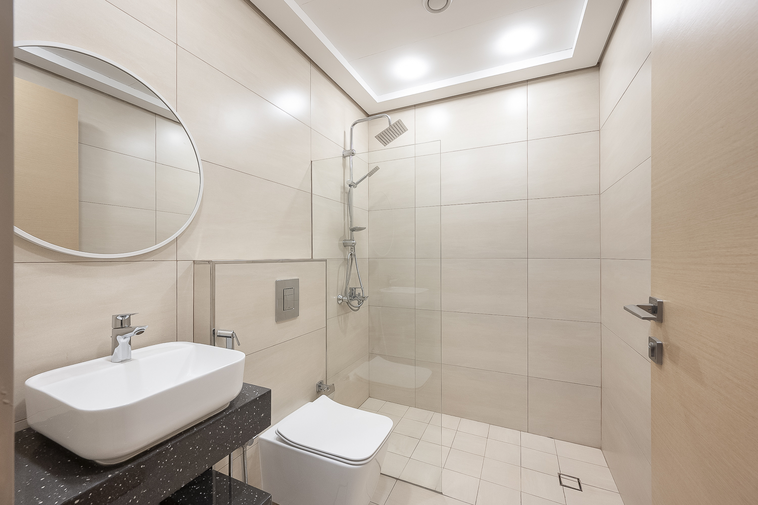 2 Bedrooms Apartment in Diamond Building