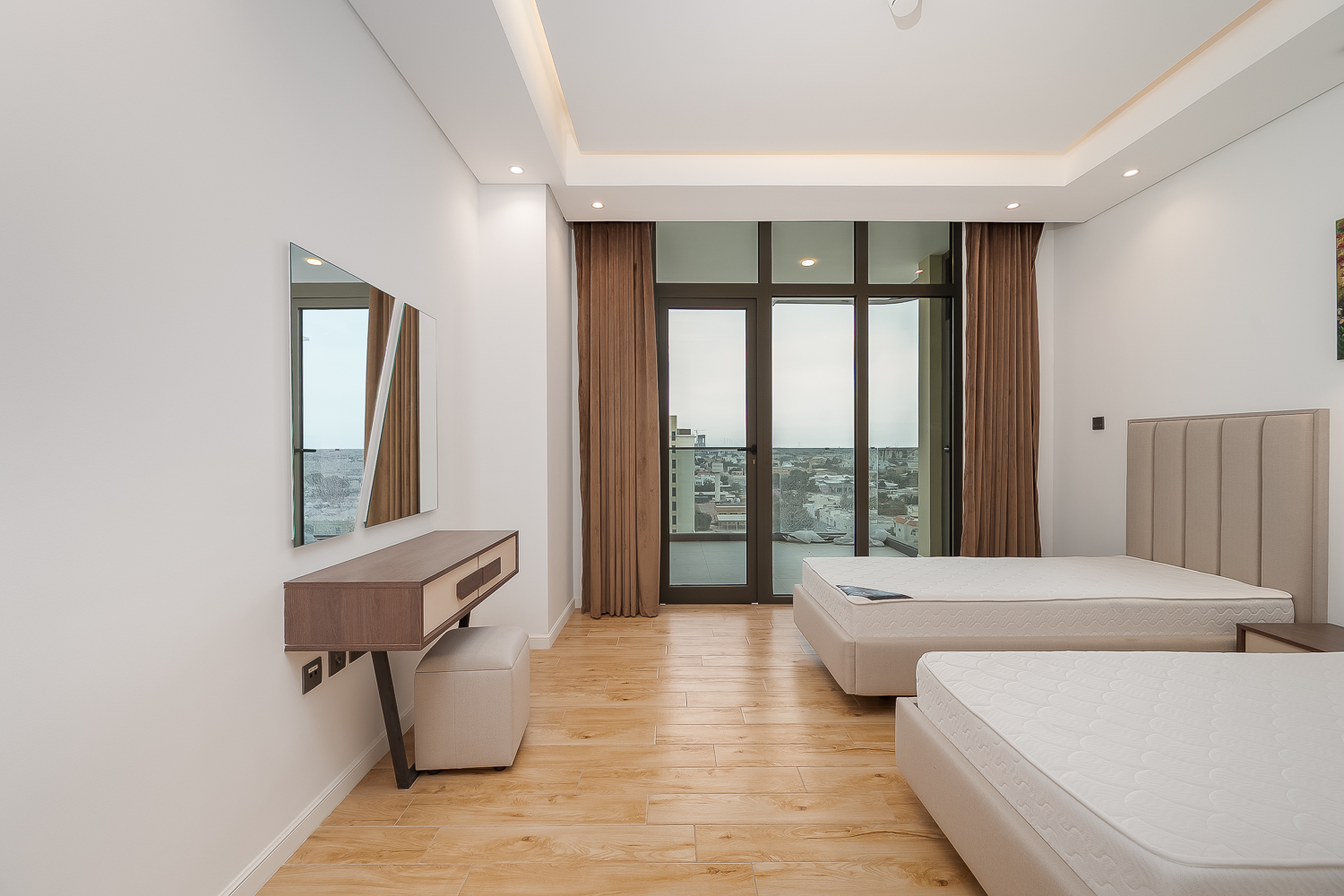 2 Bedrooms Apartment in Diamond Building