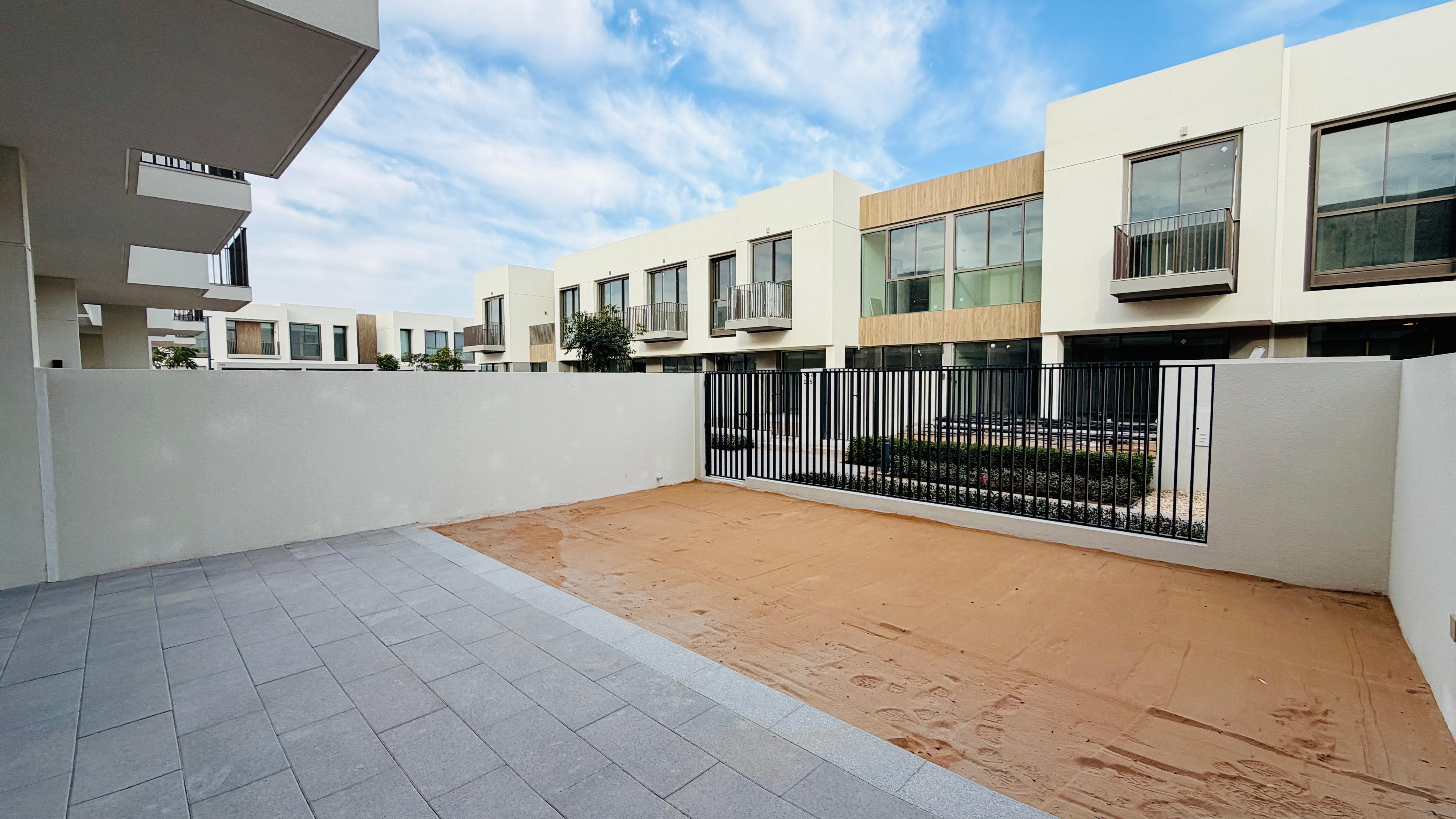 3 Bedrooms Townhouse in Orania