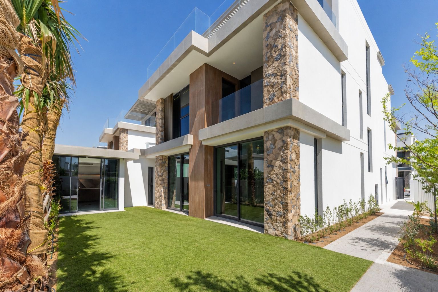 5 Bedroom Townhouse in Alaya Gardens