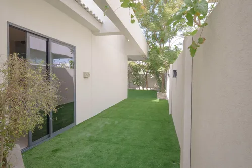 5 Bedrooms Villa in West Yas