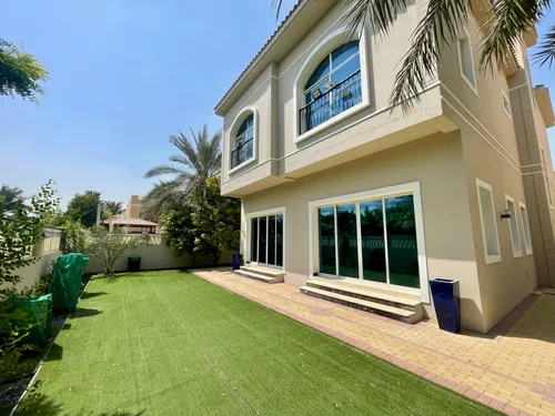 5 Bedrooms Villa in The Aldea