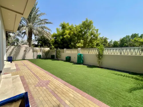 5 Bedrooms Villa in The Aldea