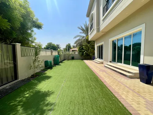 5 Bedrooms Villa in The Aldea