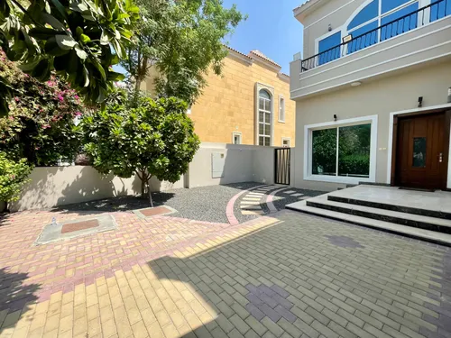 5 Bedrooms Villa in The Aldea